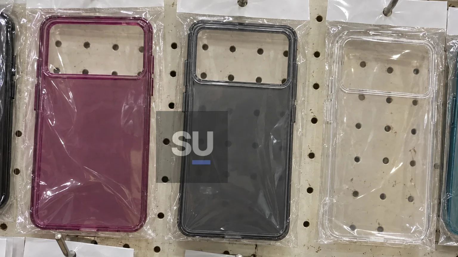 Galaxy S27 Ultra Cases? Reader Photo Shows Wide Cutout